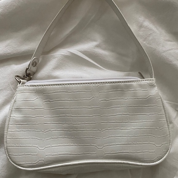 SHEIN Handbags - ✨3/$20✨ SHEIN croc bag